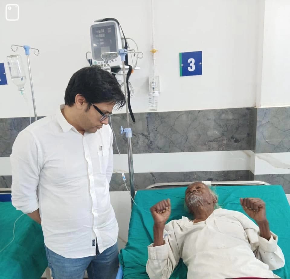Dr. Manish Kumar Sharma — clinic and patient care moments, photo 2